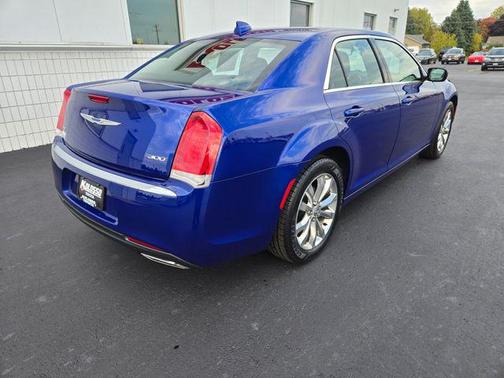 2019 Chrysler 300 Touring