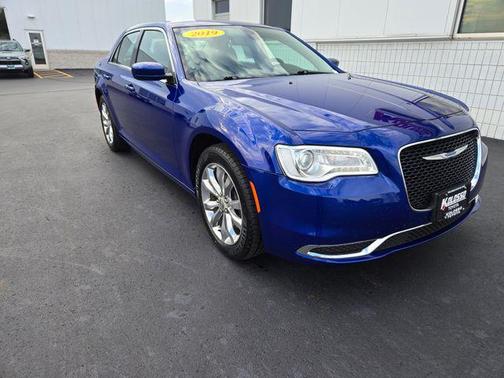 2019 Chrysler 300 Touring