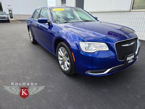 2019 Chrysler 300 Touring