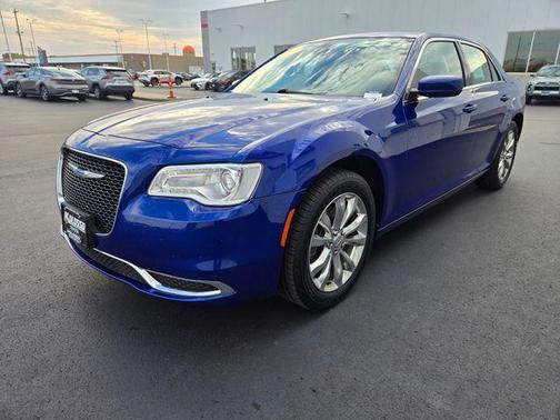 2019 Chrysler 300 Touring