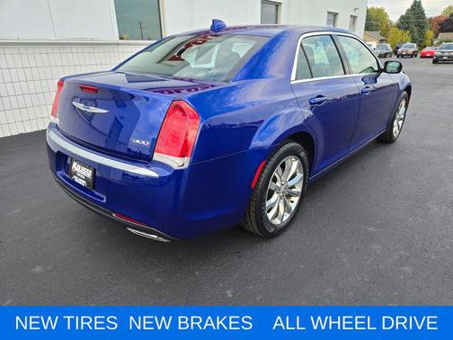 2019 Chrysler 300 Touring
