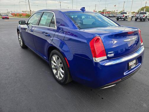 2019 Chrysler 300 Touring