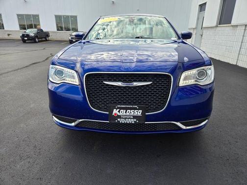 2019 Chrysler 300 Touring