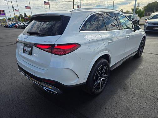 2025 Mercedes-Benz GLC 350e Base