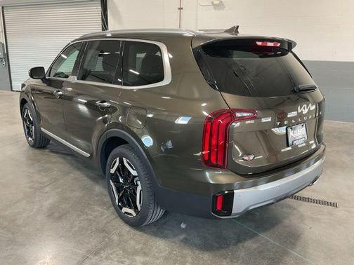 Dark Moss 2025 Kia Telluride S