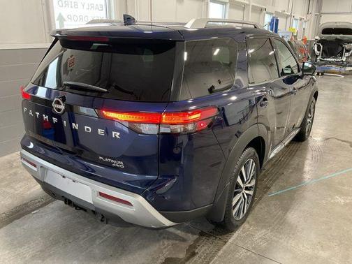 2022 Nissan Pathfinder Platinum 4WD