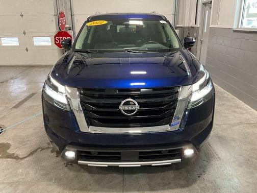 2022 Nissan Pathfinder Platinum 4WD