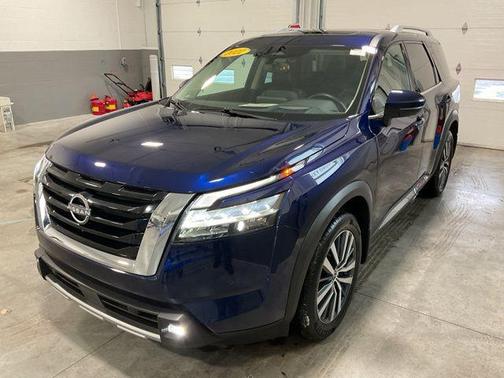 2022 Nissan Pathfinder Platinum 4WD