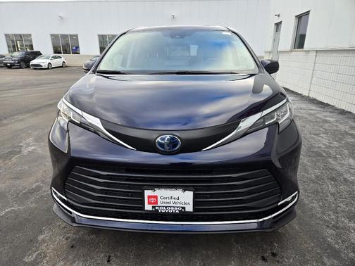 2023 Toyota Sienna XLE