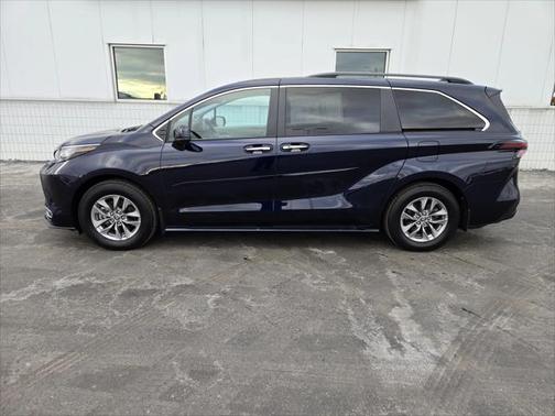 2023 Toyota Sienna XLE 7 Passenger