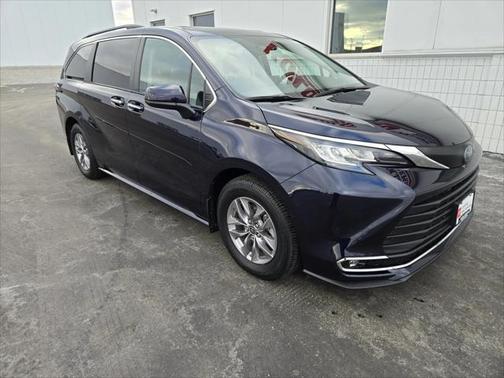 2023 Toyota Sienna XLE 7 Passenger
