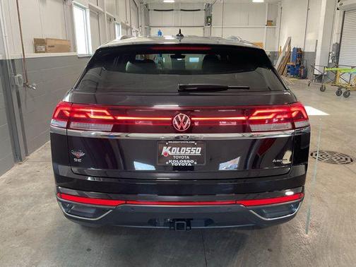 2025 Volkswagen Atlas Cross Sport 2.0T SE w/Technology 4MOTION