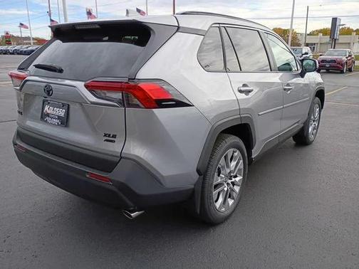 2025 Toyota RAV4 XLE Premium