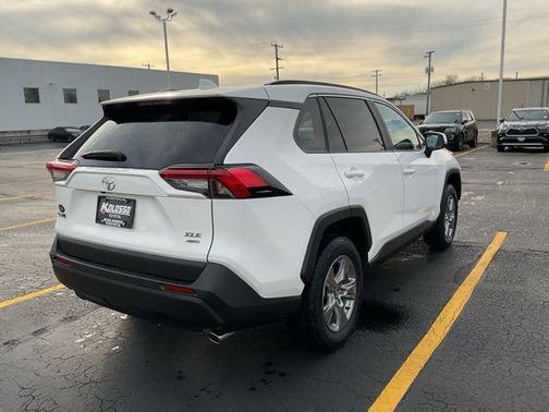 2025 Toyota RAV4 XLE