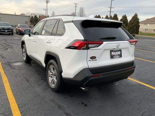 2025 Toyota RAV4 XLE