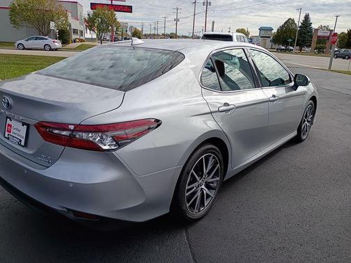 2024 Toyota Camry Hybrid XLE