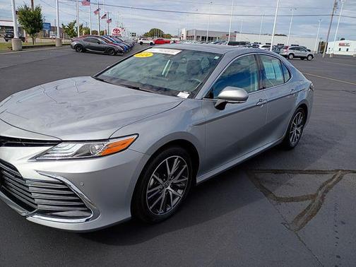 2024 Toyota Camry Hybrid XLE