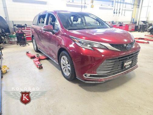 2021 Toyota Sienna Platinum 7 Passenger