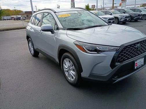 2024 Toyota Corolla Cross LE
