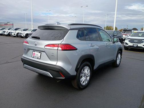 2024 Toyota Corolla Cross LE