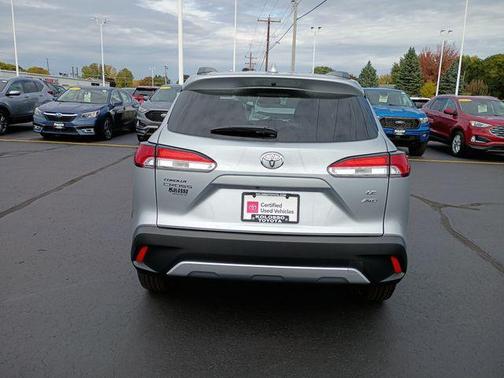 2024 Toyota Corolla Cross LE