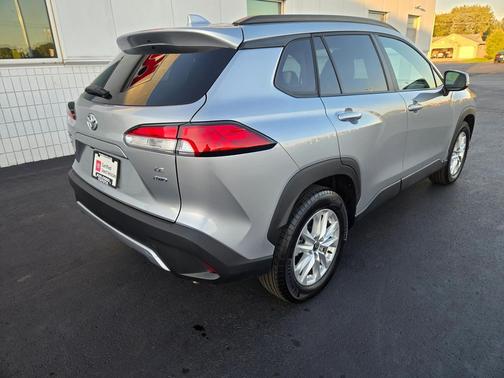 2024 Toyota Corolla Cross LE