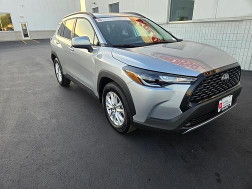 2024 Toyota Corolla Cross LE