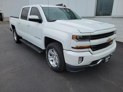 Photo 1 of 20 of 2018 Chevrolet Silverado 1500 LT