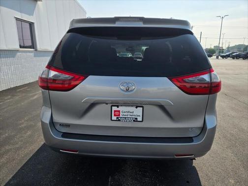 2020 Toyota Sienna LE