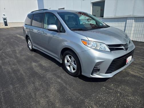 2020 Toyota Sienna LE