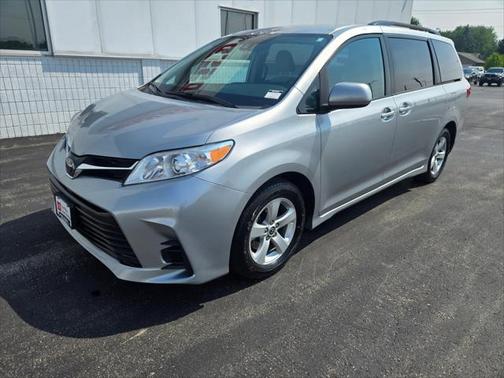 2020 Toyota Sienna LE