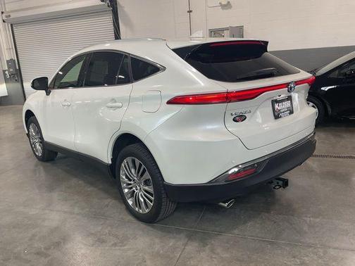 Blizzard Pearl 2022 Toyota Venza XLE