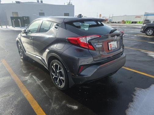 2022 Toyota C-HR XLE