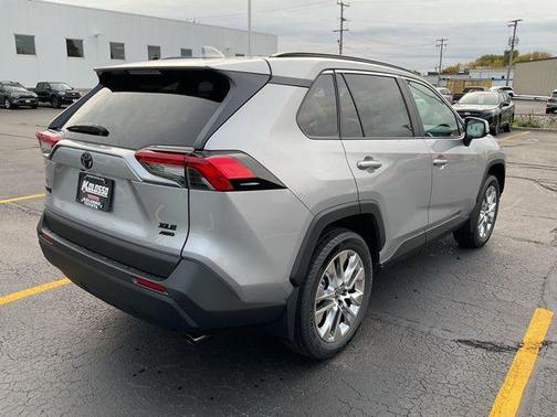 2025 Toyota RAV4 XLE Premium