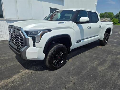 2025 Toyota Tundra Hybrid Platinum