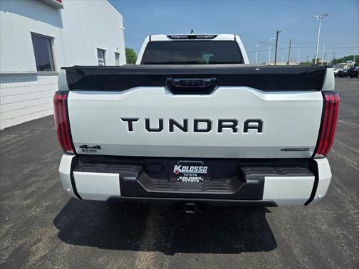 2025 Toyota Tundra Hybrid Platinum