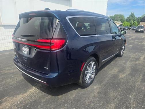 2024 Chrysler Pacifica L
