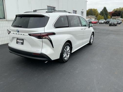 2025 Toyota Sienna XLE 7 Passenger