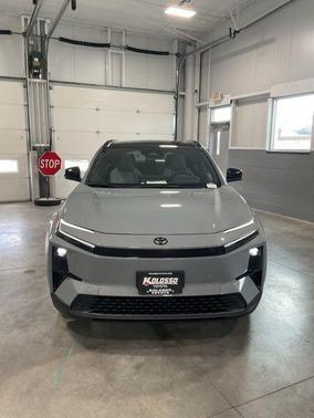01h5/Ec10 2026 Toyota C-HR XSE