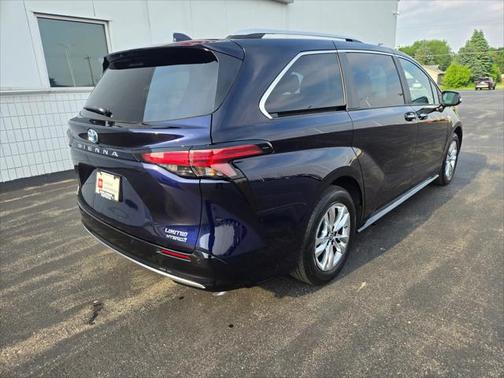 2023 Toyota Sienna Limited 7-Passenger
