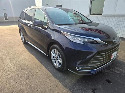 2023 Toyota Sienna Limited 7-Passenger