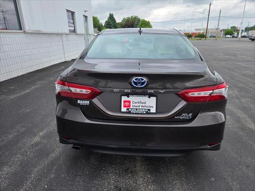 2020 Toyota Camry Hybrid XLE