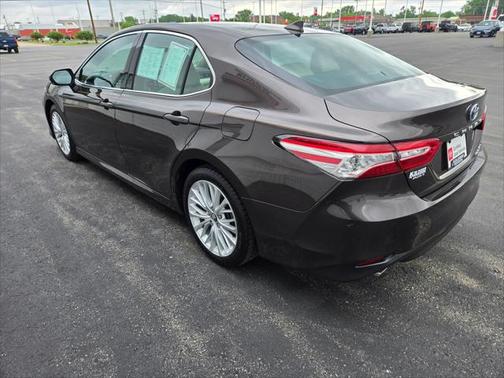 2020 Toyota Camry Hybrid XLE