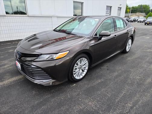 2020 Toyota Camry Hybrid XLE