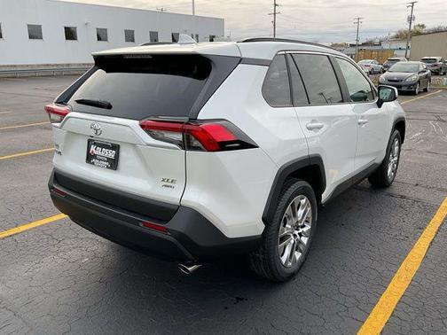 2025 Toyota RAV4 XLE Premium