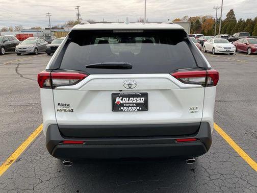 2025 Toyota RAV4 XLE Premium