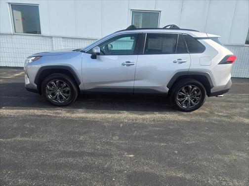 2022 Toyota RAV4 Hybrid XLE Premium