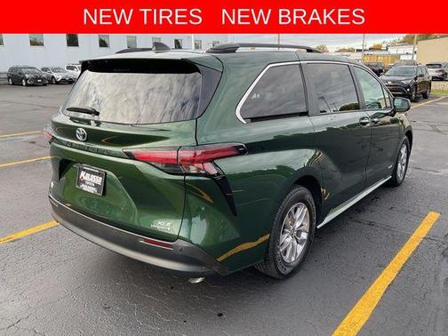 2021 Toyota Sienna XLE 7 Passenger