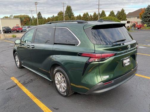2021 Toyota Sienna XLE 7 Passenger