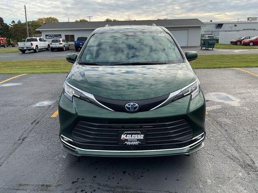 2021 Toyota Sienna XLE 7 Passenger